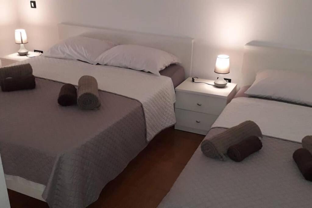Apartman Franko - Uz Parking Pula Exterior photo