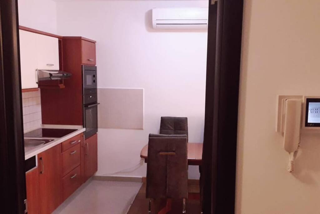 Apartman Franko - Uz Parking Pula Exterior photo